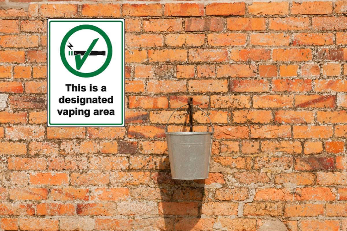 A designated vaping and smoking area located outside the hotel