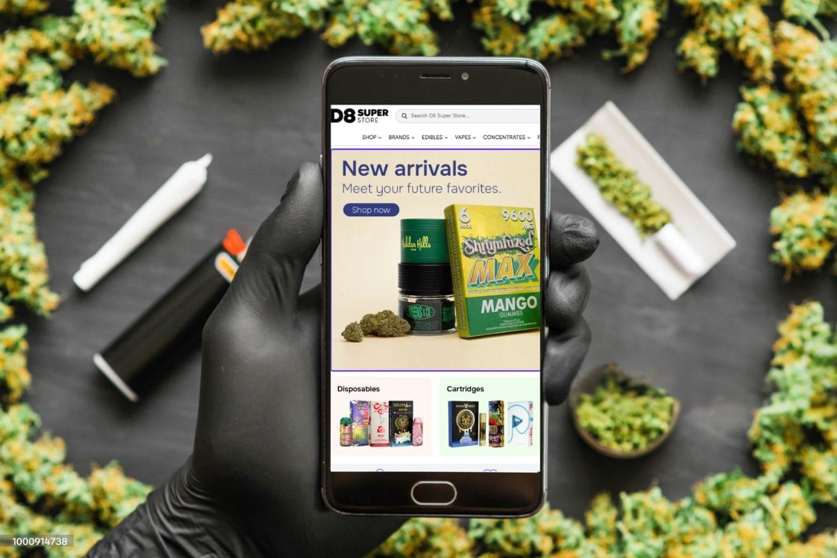 A person buying delta 8 products online from a trusted website using his phone